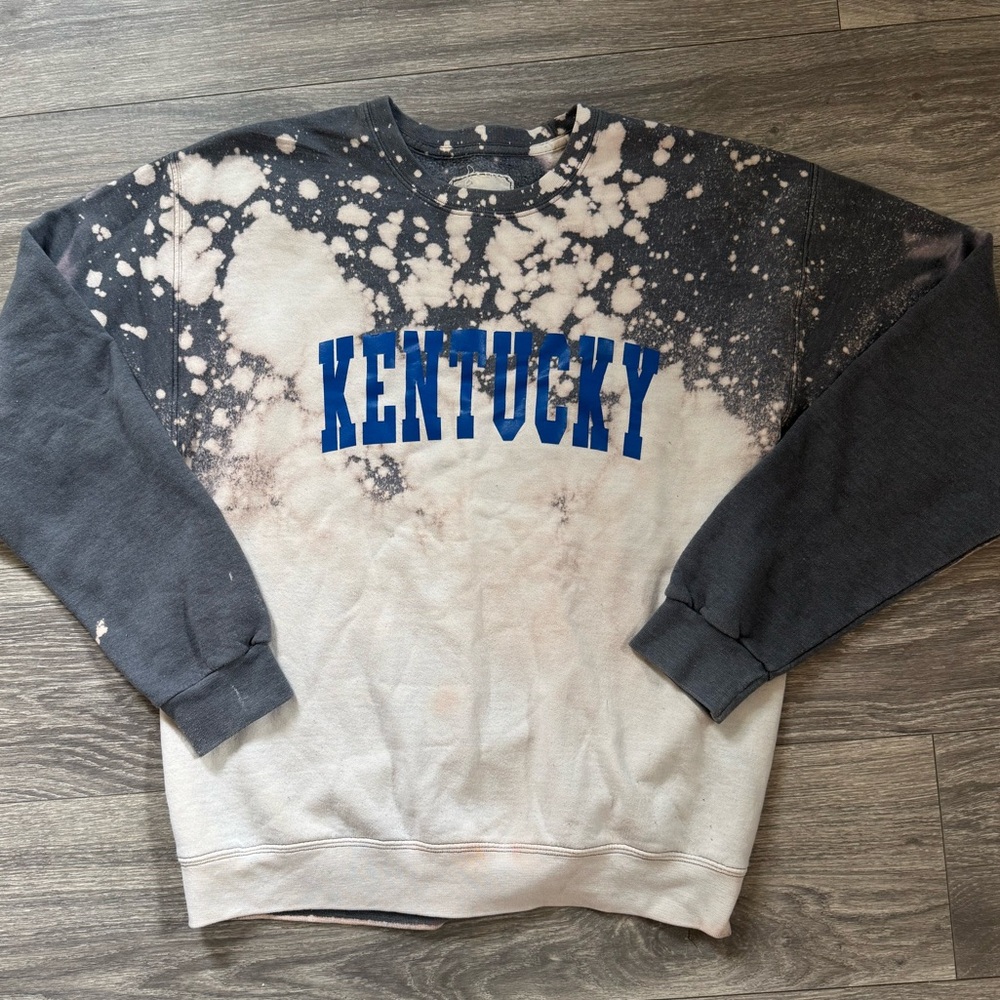 Small Kentucky Graphic Men's Sweater - Black and White